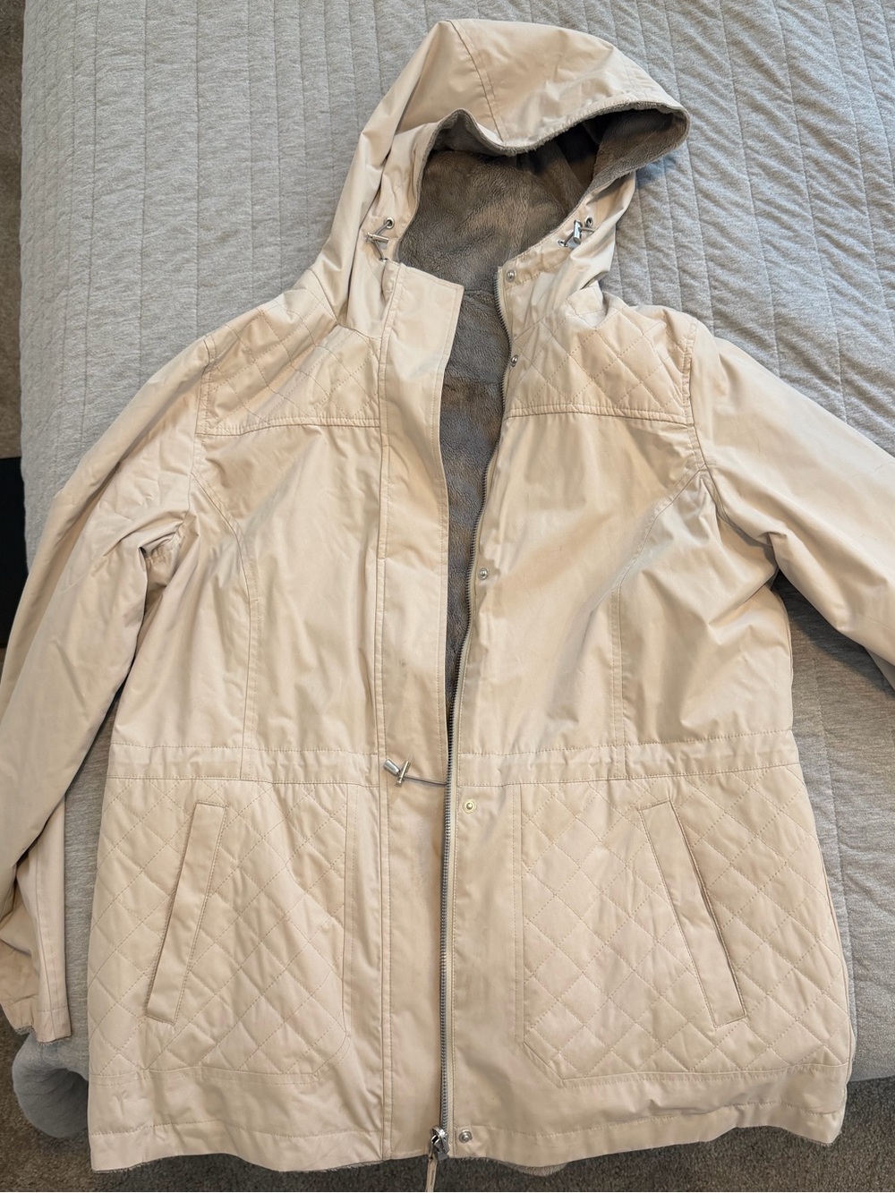 Women’s Hooded Quilted Trim Jacket - Cream